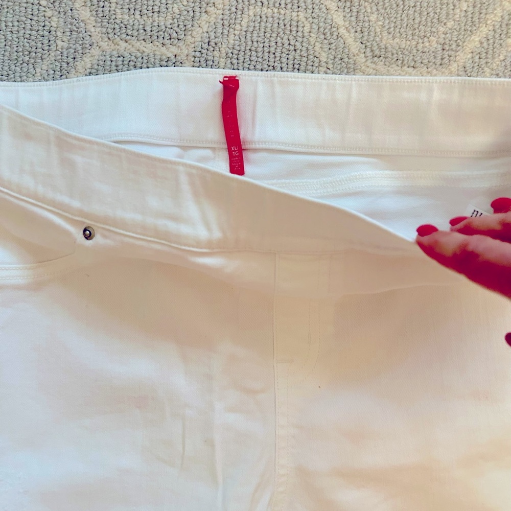 Spanx slightly distressed white ankle skinny jeans, size XL